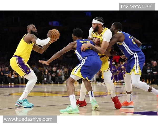 湖人勇士激战11日赛场谁将赢得这场西部对决的荣耀